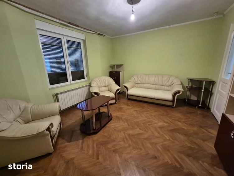 Casă cu 4 camere cu Teren 421 Mp în Funcționarilor