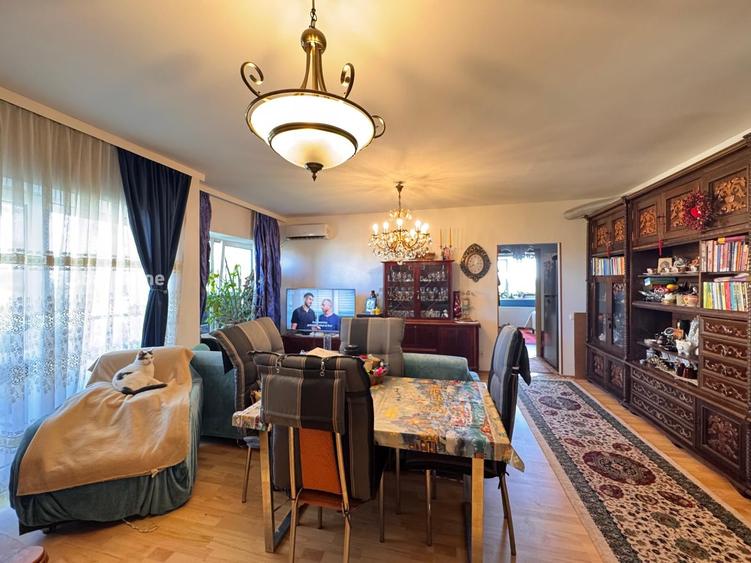 Apartament cu 3 camere semidecomandat, mobilat în Corbeanca