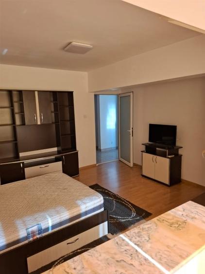Garsonieră decomandată, mobilată în Ultracentral
