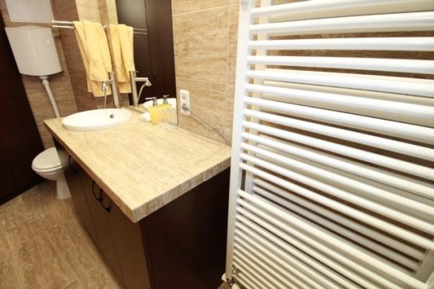 Apartament cu 2 camere semidecomandat, mobilat în Romană