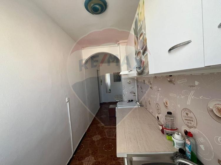 Apartament cu 2 camere semidecomandat, mobilat în Central