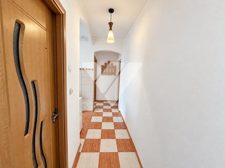 Apartament cu 3 camere semidecomandat, mobilat în Hipodrom 3