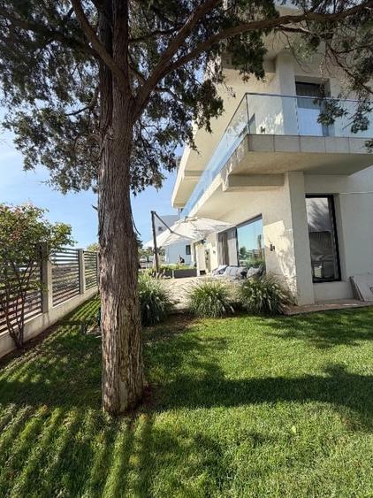Duplex cu 4 camere cu Canalizare în Central