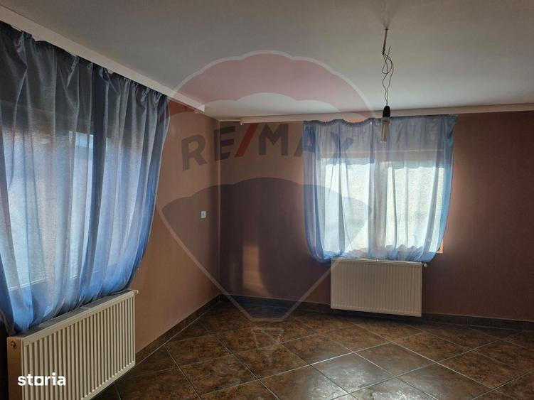 Casă cu 3 camere cu Teren 966 Mp în Gârleni