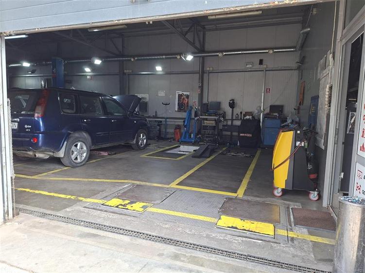 Spațiu comercial, de 200 mp, în Central