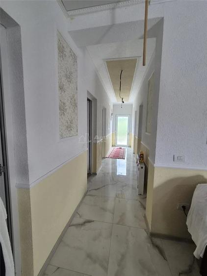 Casă cu 5 camere cu Teren 350 Mp în Variaș