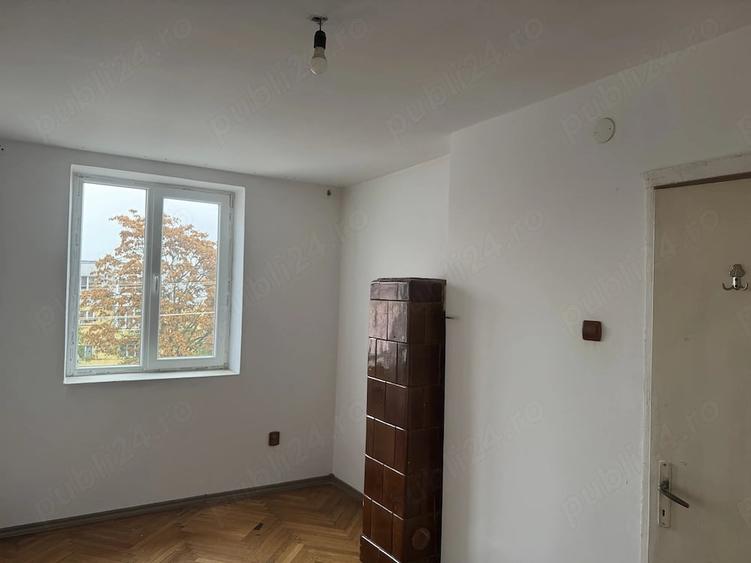 Apartament cu 3 camere nedecomandat în Ilia