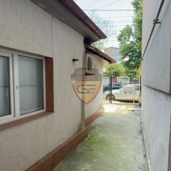 Casă cu 3 camere cu Canalizare în Delfinariu