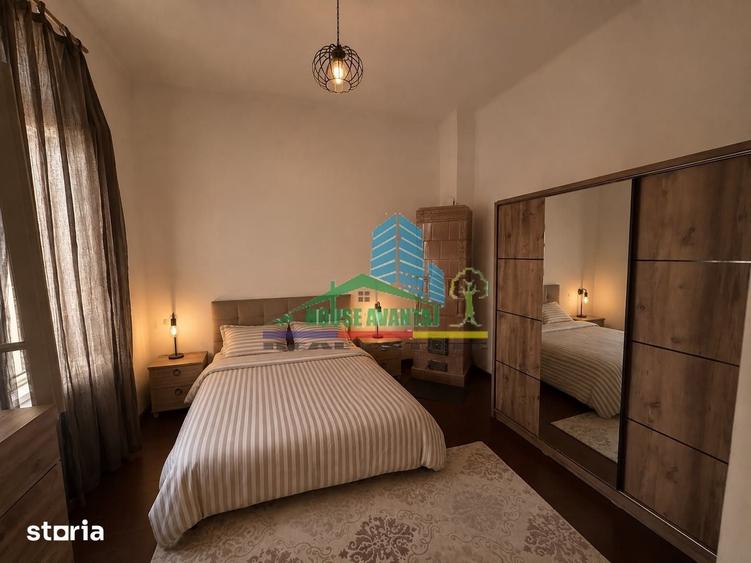 Casă cu 6 camere cu Teren 1657 Mp în Sihlea