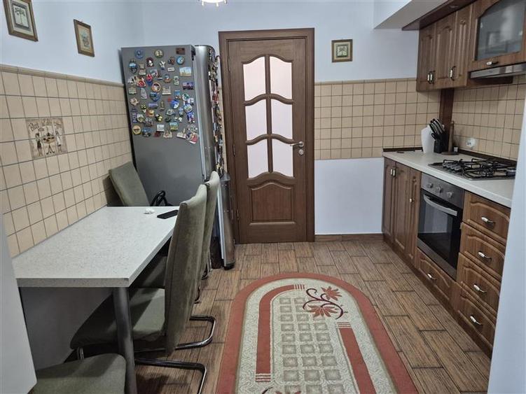 Apartament cu 3 camere decomandat, mobilat în Păcurari