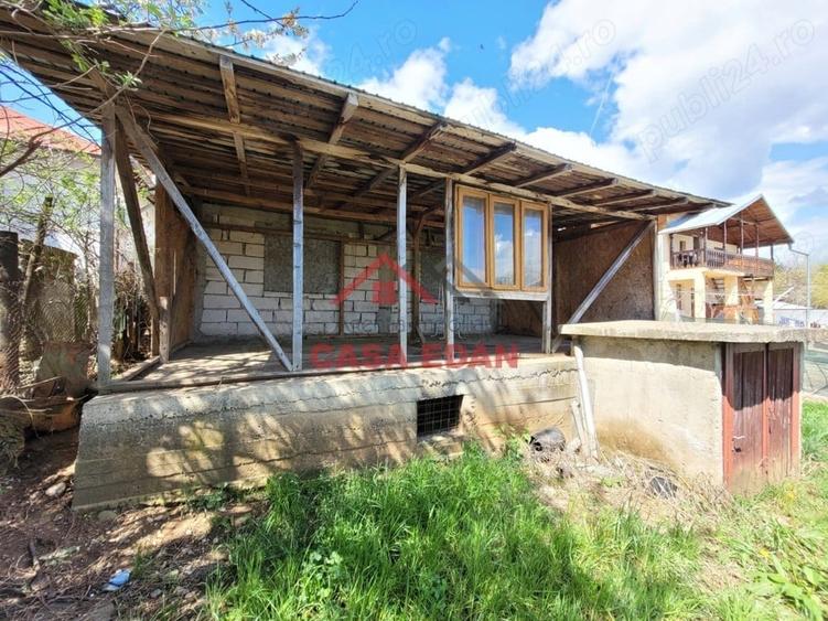 Casă cu 4 camere cu Teren 2284 Mp în Băicoi