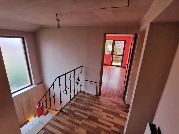 Casă cu 4 camere în Sântandrei