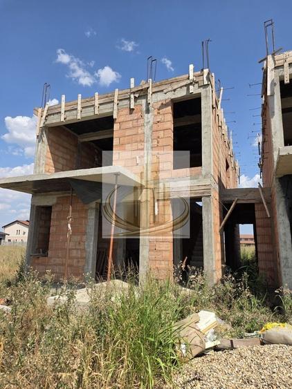 Duplex cu 4 camere cu Canalizare în Săcălaz