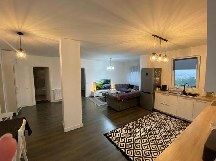 Apartament cu 2 camere decomandat în Central