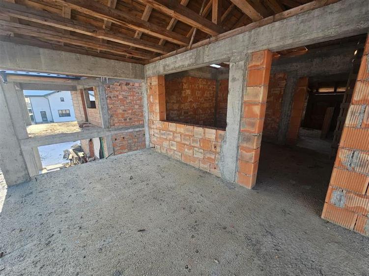 Casă individuală cu 5 camere cu Teren 510 Mp în Aeroport
