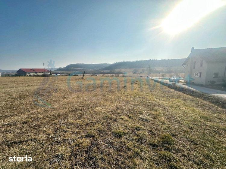 Teren de 4845 mp, în Hidiș