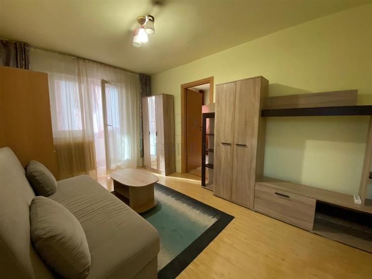 Apartament cu 2 camere semidecomandat, mobilat în Girocului