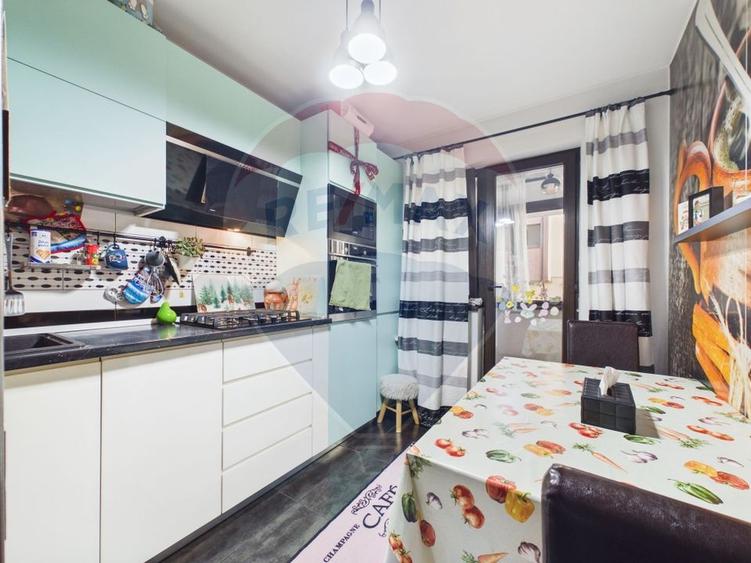 Apartament cu 3 camere decomandat, mobilat în Sălaj