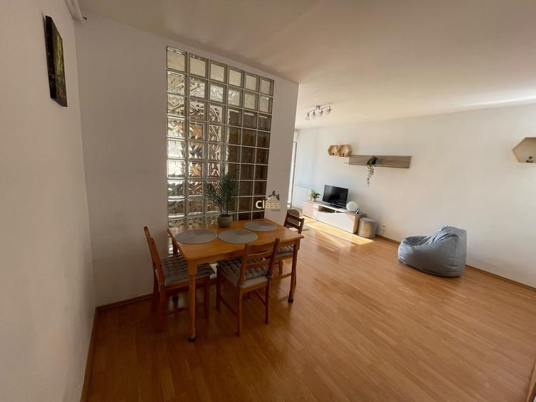Apartament cu 3 camere semidecomandat, mobilat în Gheorgheni