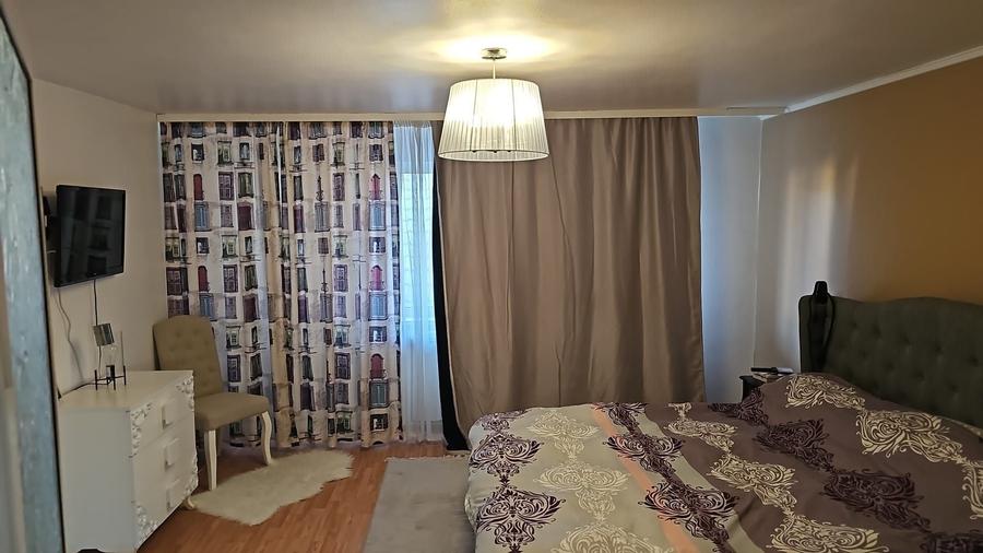 Casă individuală cu 7 camere cu Canalizare în Valu lui Traian