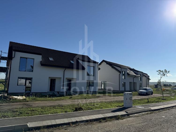 Duplex cu 4 camere cu Canalizare în Șura Mică