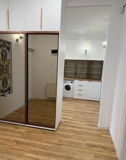Apartament cu 4 camere, mobilat în Central