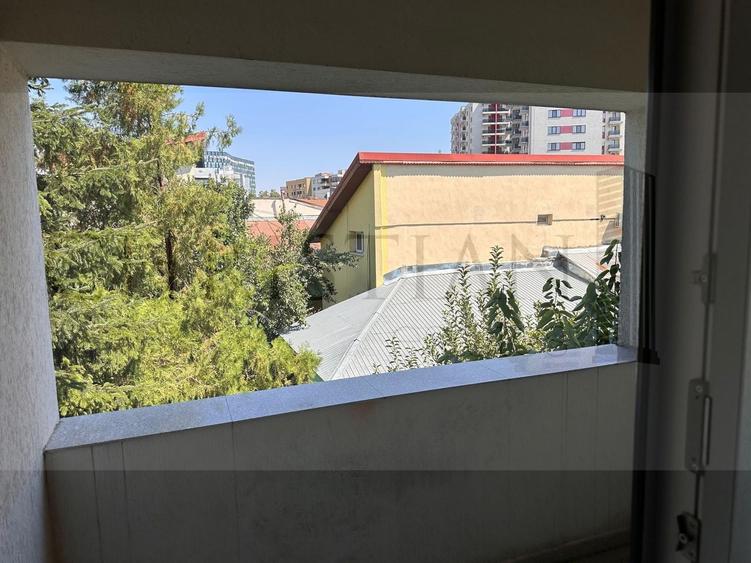 Apartament cu 2 camere decomandat, mobilat în Regie