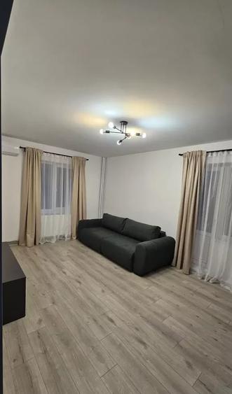 Garsonieră decomandată, mobilată în Gorjului
