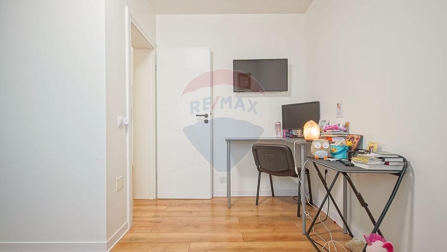 Casă individuală cu 4 camere cu Teren 658 Mp în Stupini