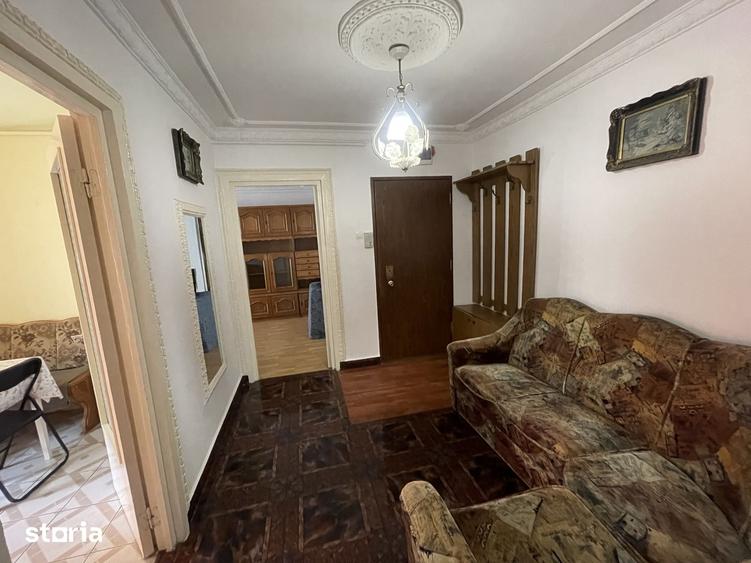 Apartament cu 3 camere decomandat în Vasile Aaron