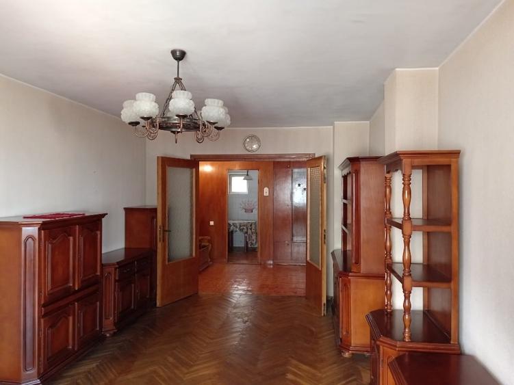 Apartament cu 4 camere decomandat, mobilat în Ultracentral