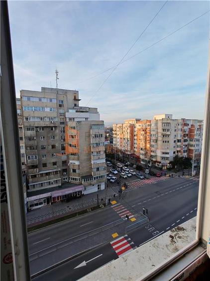 Apartament cu 4 camere decomandat în Unirii Sud