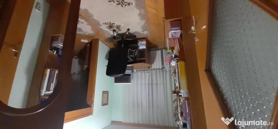 Apartament cu 3 camere decomandat în Burdujeni