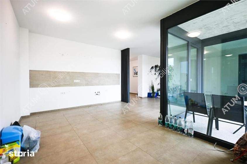 Apartament cu 3 camere decomandat în Valea Aurie