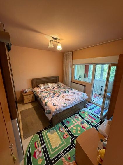 Apartament cu 3 camere decomandat în Brotăcei