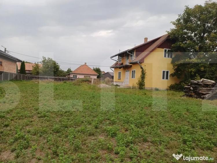 Casă cu 3 camere cu Teren 1856 Mp în Central