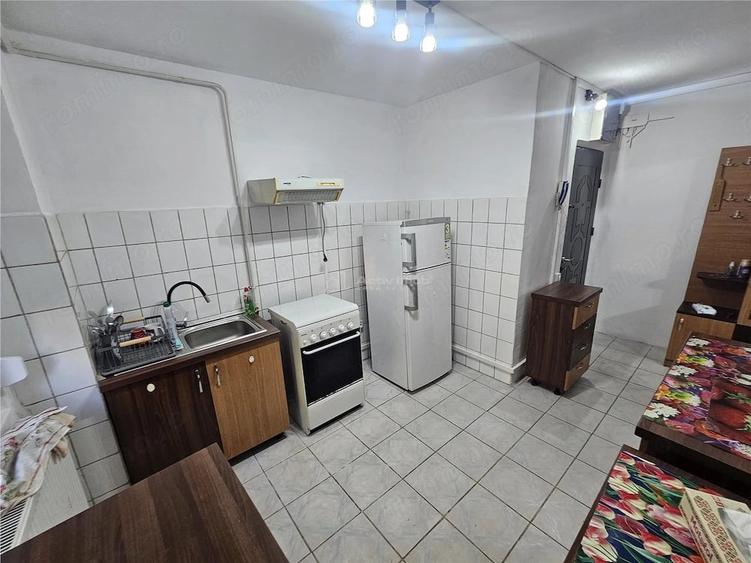 Apartament cu 2 camere semidecomandat în Cuptoare (Reșița)