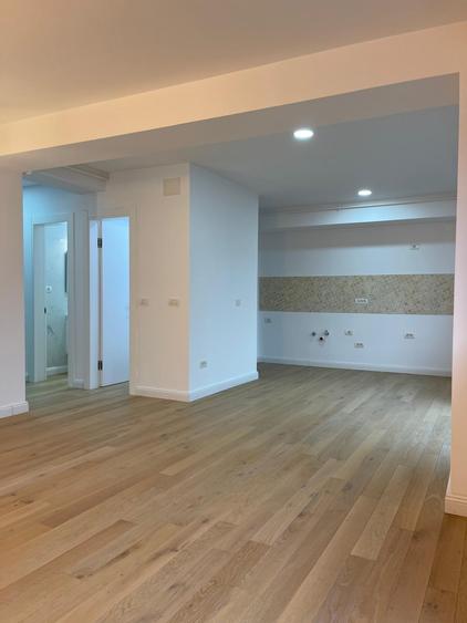 Apartament cu 3 camere semidecomandat, mobilat în Dorobanți