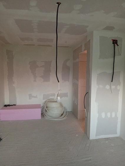 Casă cu 4 camere cu Teren 538 Mp în Priseaca
