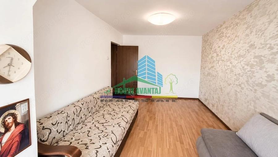 Apartament cu 4 camere decomandat în Central