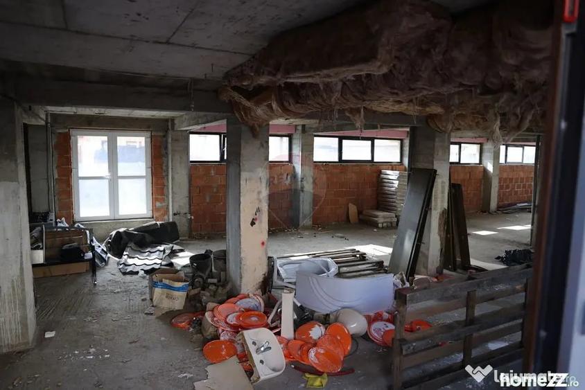 Spațiu comercial, de 317 mp, în Ipotești