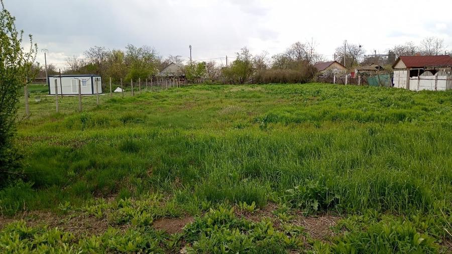 Teren Construcții intravilan de 1000 mp, în Floroaica