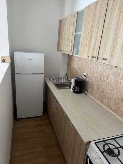 Inchiriez apartament