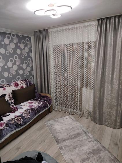 Apartament cu 3 camere decomandat în Exterior Vest