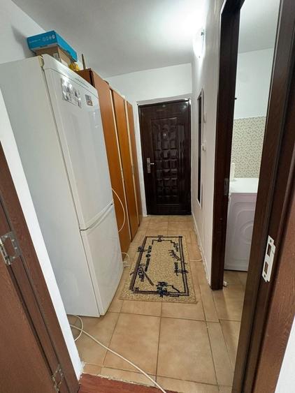 Garsonieră decomandată în Poeni