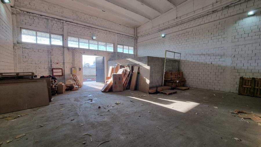Spațiu industrial, de 300 mp, în Turnișor