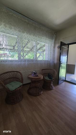 Casă cu 4 camere cu Teren 1564 Mp în Central