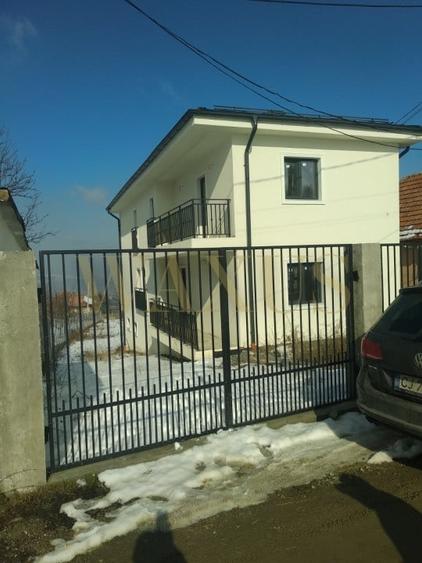 Casă individuală cu 5 camere cu Canalizare în Feleacu