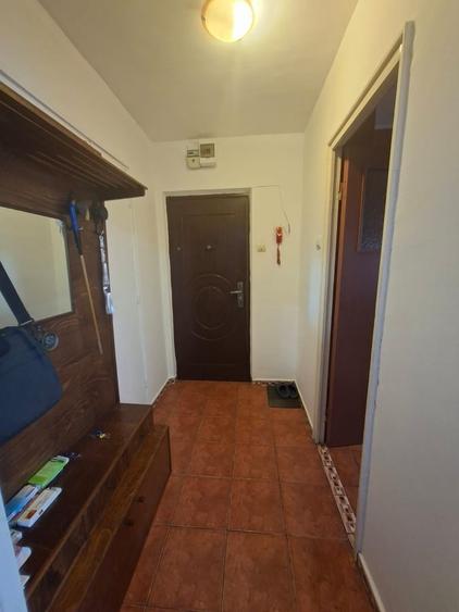 Apartament cu 2 camere semidecomandat în Colentina