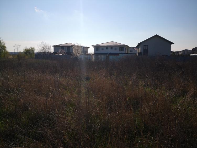 Teren Construcții intravilan de 1000 mp, în Sud